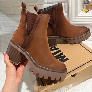 NEW 🤎MIA RUSTY CHELSEA COGNAC LUG BOOT👢
